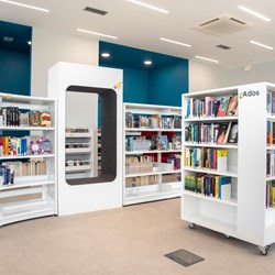 Angerville bibliotek, Frankrike
